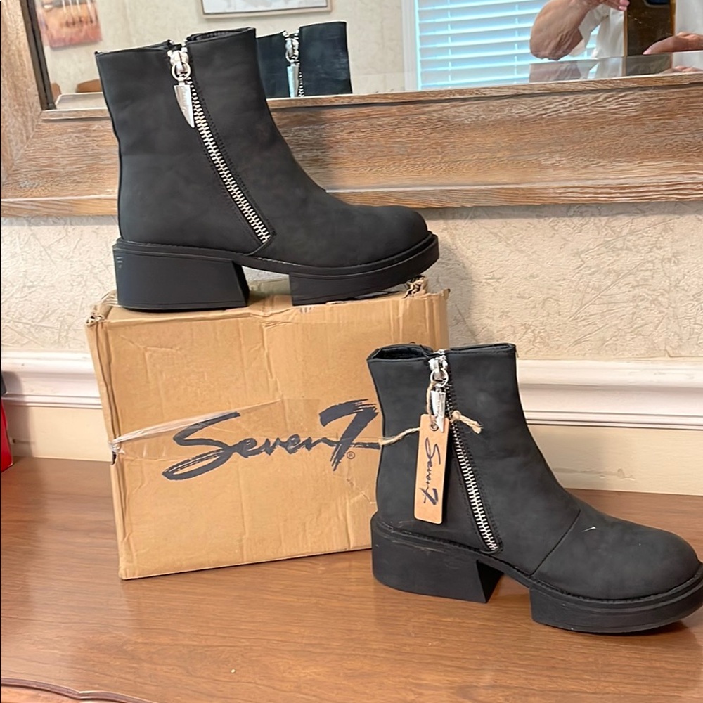 Seven7 Women's Black Ankle Boots